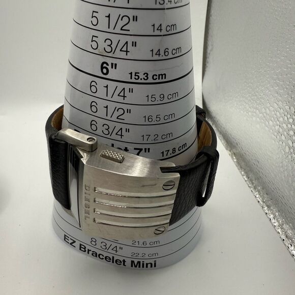 Rare Diesel Watch DZ 7079 for parts or repair has new battery not running EUC - Picture 4 of 11